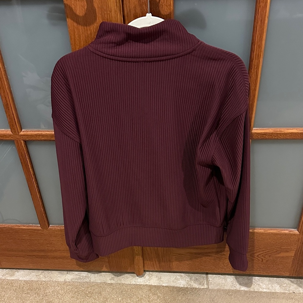 NWOT DKNY Maroon Ribbed Turtleneck Top - Picture 4 of 7